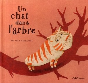 Un chat dans l'arbre